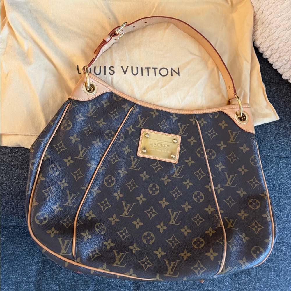 Louis Vuitton - Galleria PM